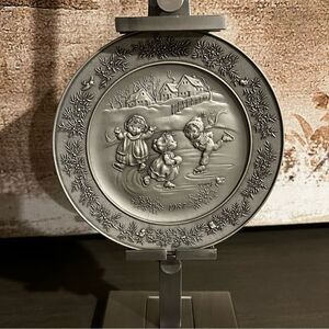 Vintage  Pewter Plate 1987 At Christmas love/Hallmark